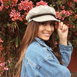 Meet your Posher, Liv